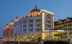 Dream World Resort & Spa